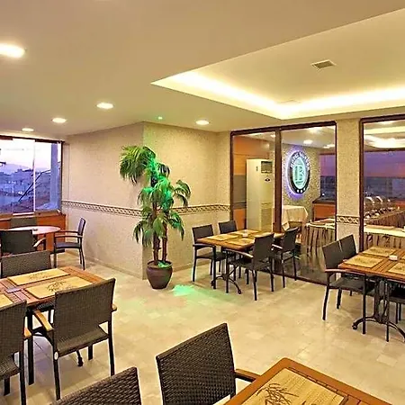 Balturk Sakarya מלון 4*