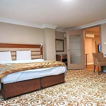 Balturk Sakarya מלון 4*